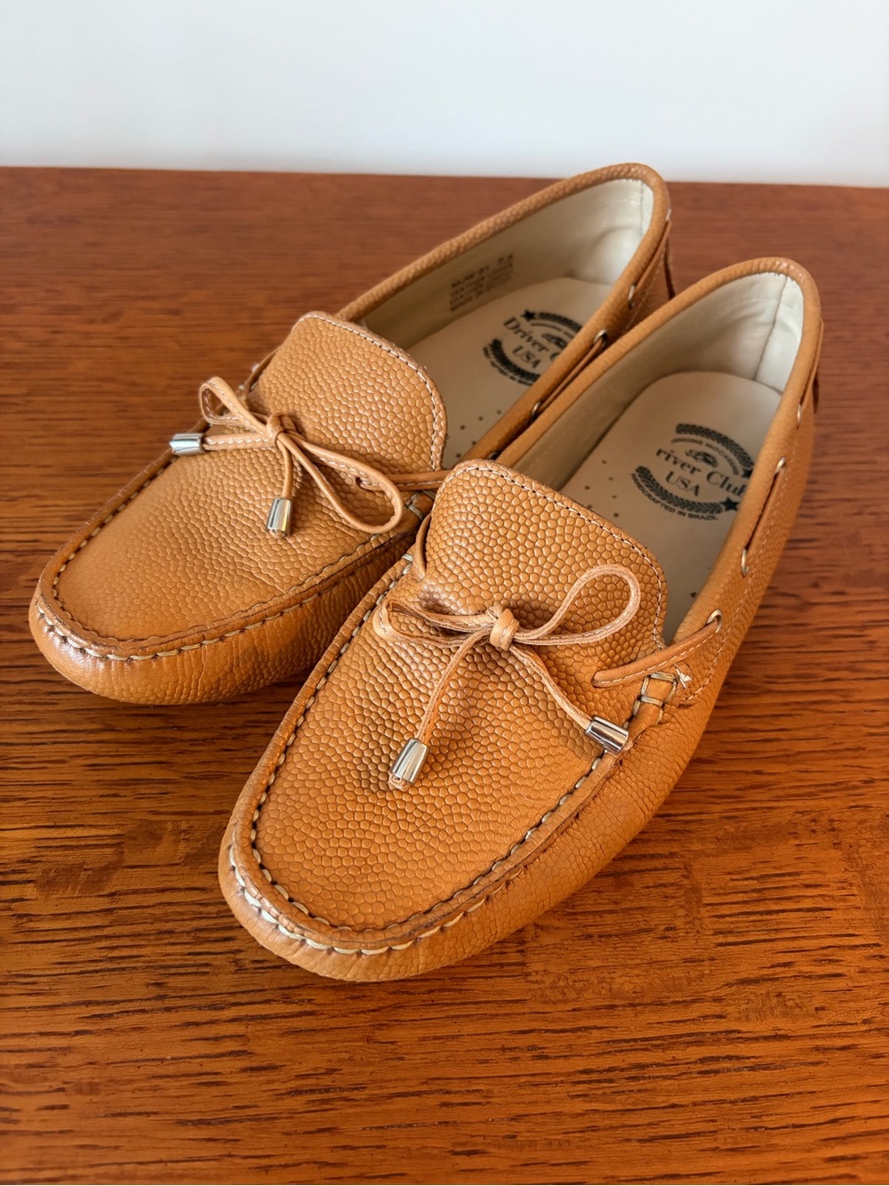 Driver Club USA Women's Tan Pebbled Leather Moccasin Loafers